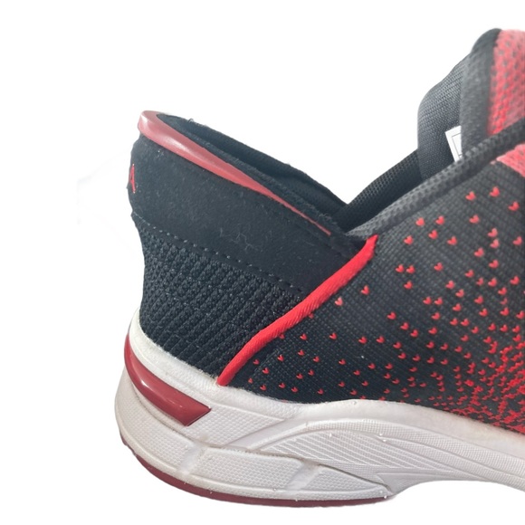 NIB Zeba Hands-free Sneakers Cherry Red - Picture 5 of 7